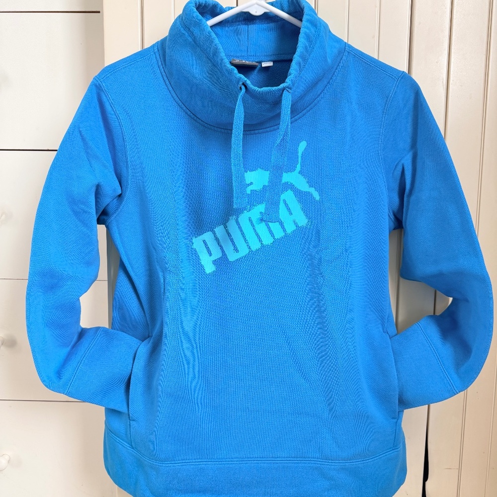 Women PUMA Cowl Neck Pullover Sweatshirt Size Large with Front Pocket